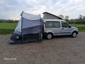 RENAULT KANGOO 2000 (W) at Tower Motors Stafford